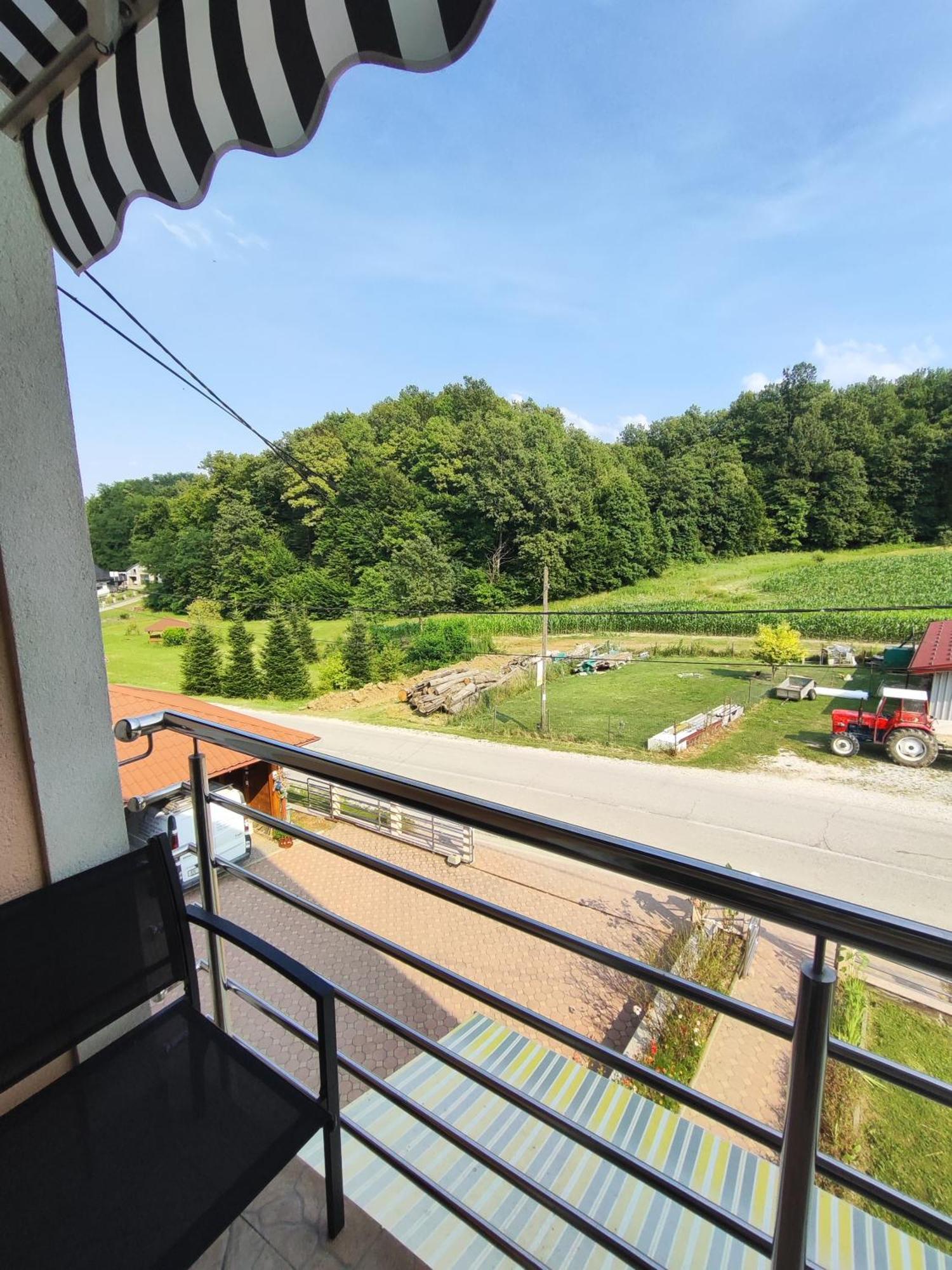 Happy Moments 1 Apartment Gornje Jesenje ภายนอก รูปภาพ