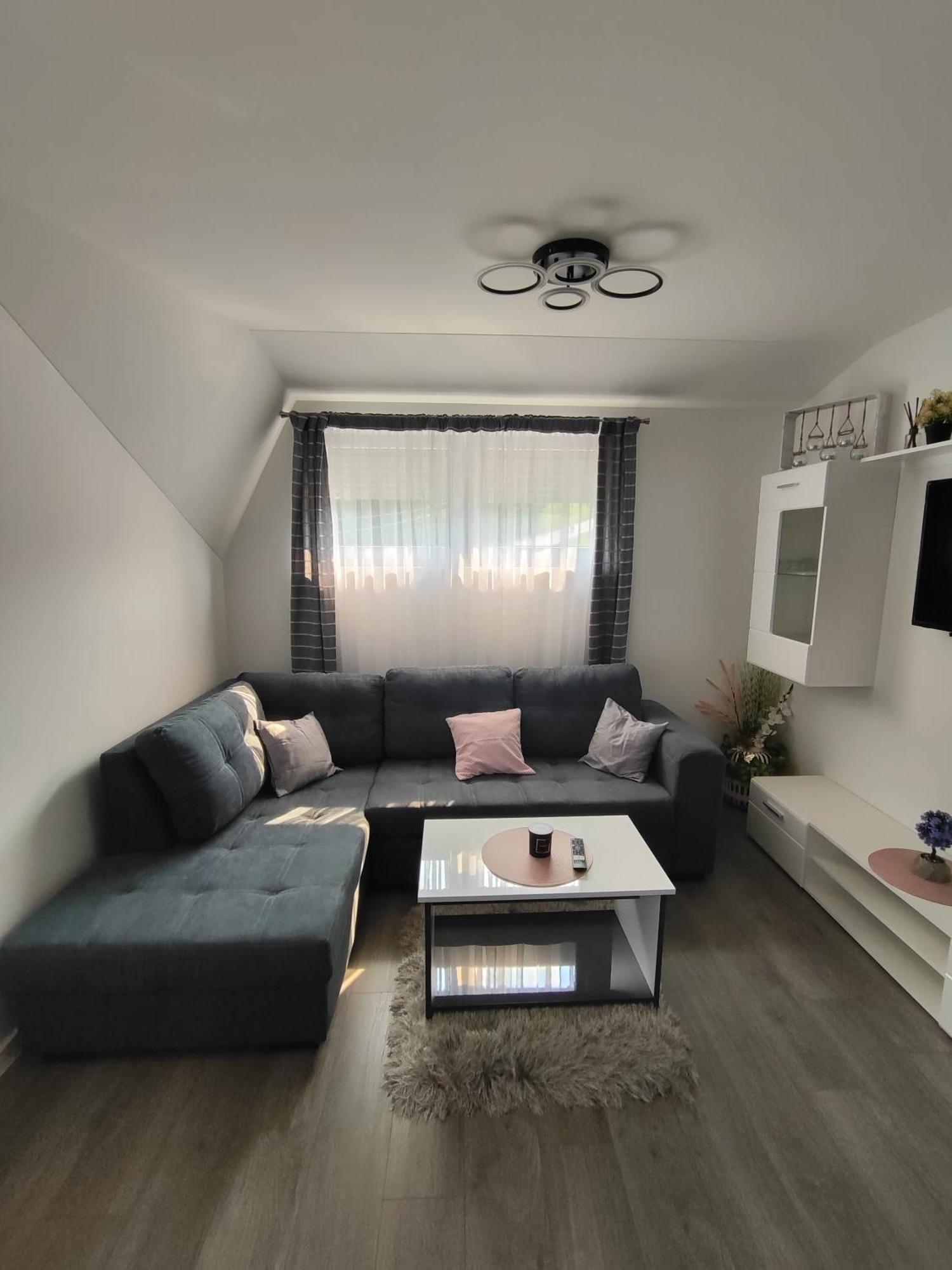 Happy Moments 1 Apartment Gornje Jesenje ภายนอก รูปภาพ