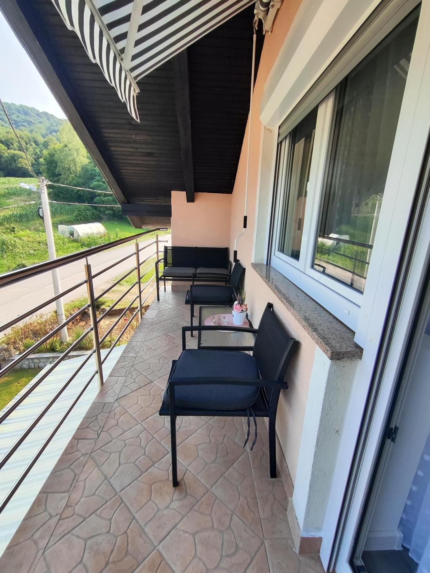 Happy Moments 1 Apartment Gornje Jesenje ภายนอก รูปภาพ